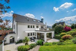Hauptbild Freistehendes Zweifamilienhaus mit außergewöhnlichem Wohnambiente in Wetter-Wengern!