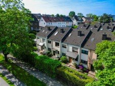 Hauptbild RESERVIERT! Schickes, vollumfänglich saniertes Reihenmittelhaus mit Garage am Loxbaum